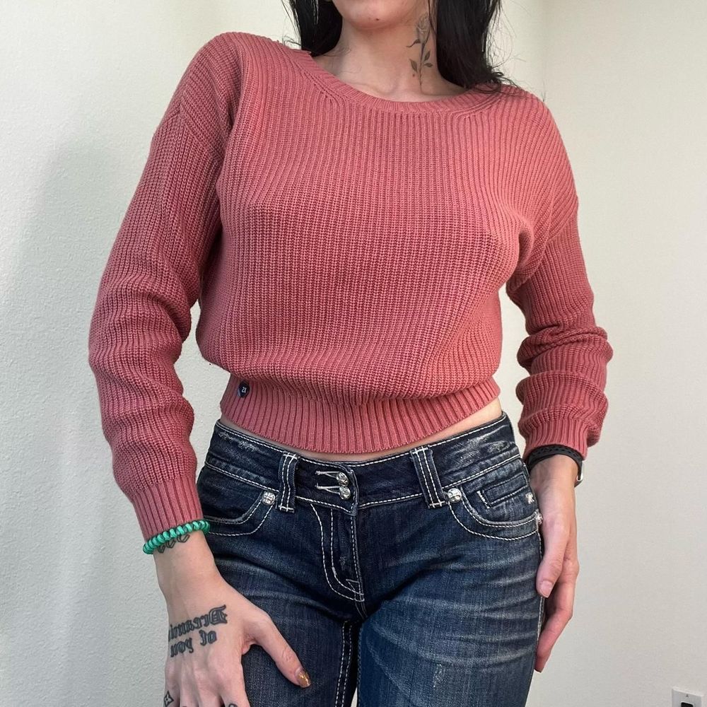 NWT mauve Hollister co reversible cropped long sleeve lace trim sweater - Picture 2 of 4